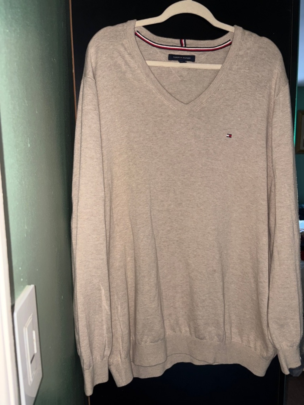 Tommy Hilfiger Men's V-Neck Sweater in Light Beige